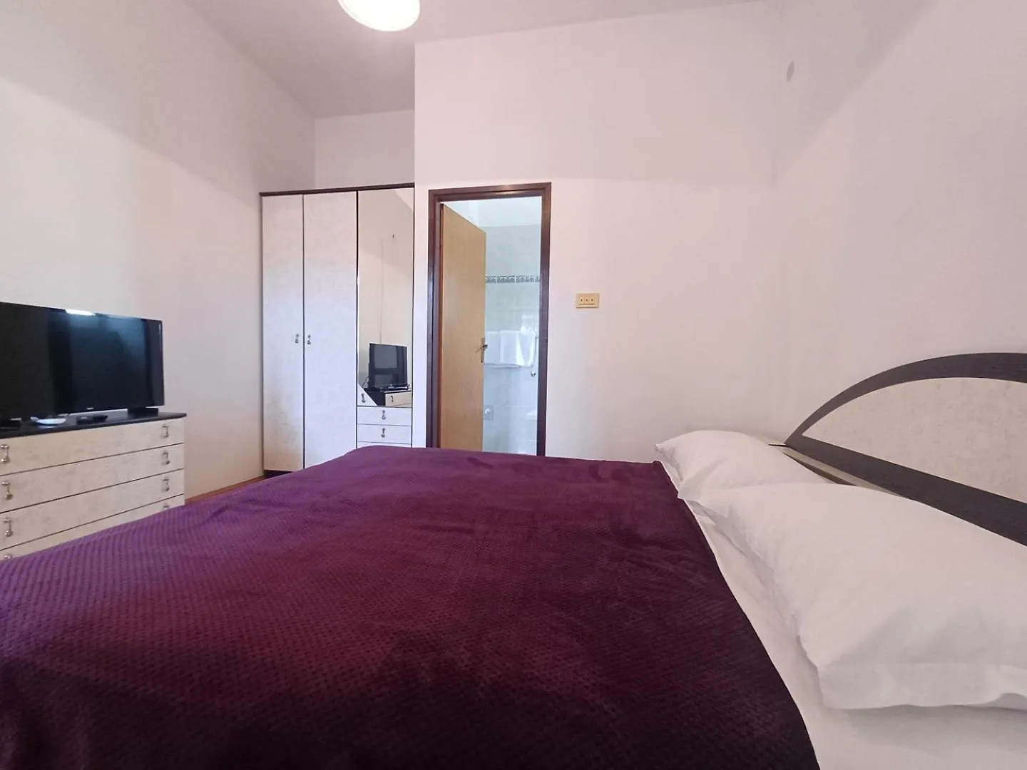 Apartment House Nena Krk Town 0*,